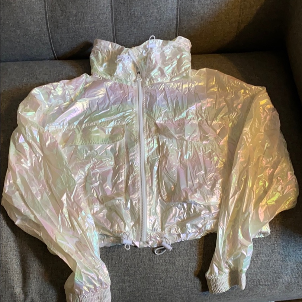 NEW w/TAGS!!  Crop Zara shine windbreaker